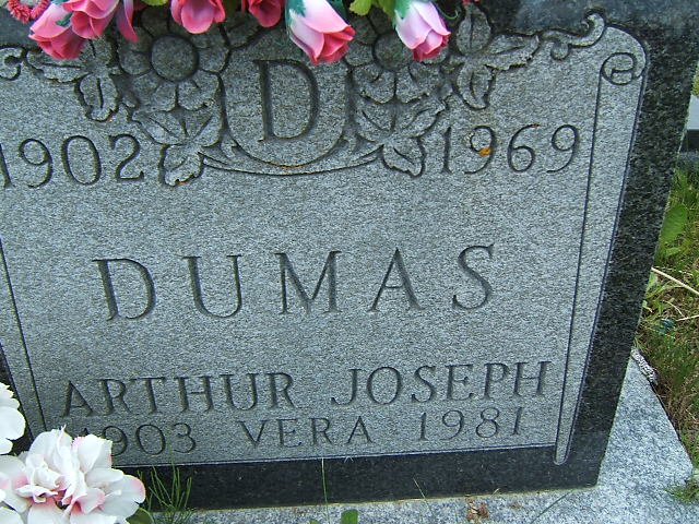 Headstone image of Dumas